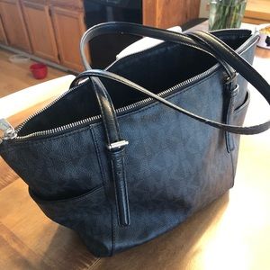 Michael Kors Jet Set Tote